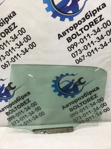 Скло задніх дверей, лівих 6810402200 TOYOTA