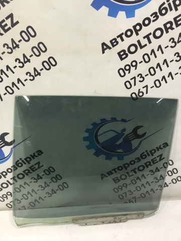 Скло заднє ліве 6810442080 TOYOTA