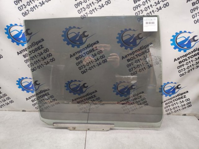 Скло заднє праве 6811342050 TOYOTA