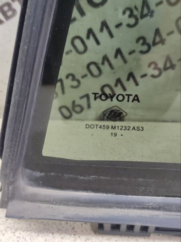 Куточок задніх правих дверей 681230R100 TOYOTA