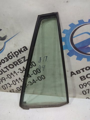Скло кутове дверей задніх 6812342080 TOYOTA