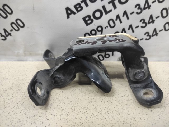 Завіса дверей передніх правих 6871012150 TOYOTA