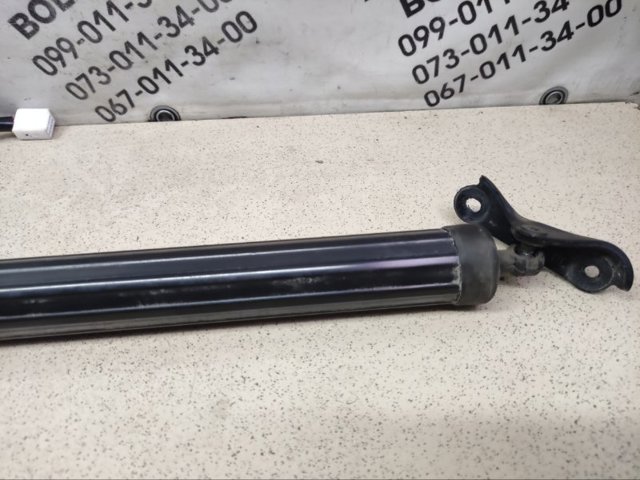 Стійка задніх дверей 689200R020 TOYOTA
