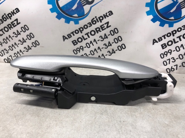Тримач зовнішньої ручки дверей, задніх лівих 6920406140 TOYOTA