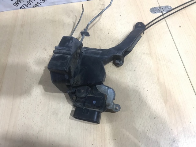 Замок передніх пасажирських дверей 6930342100 TOYOTA