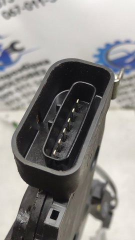 Замок передніх пасажирських дверей 6931042330 TOYOTA