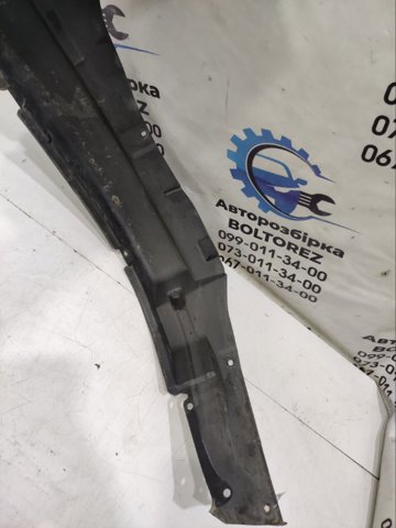 Підкрилок передній правий 7248165J00 SUZUKI