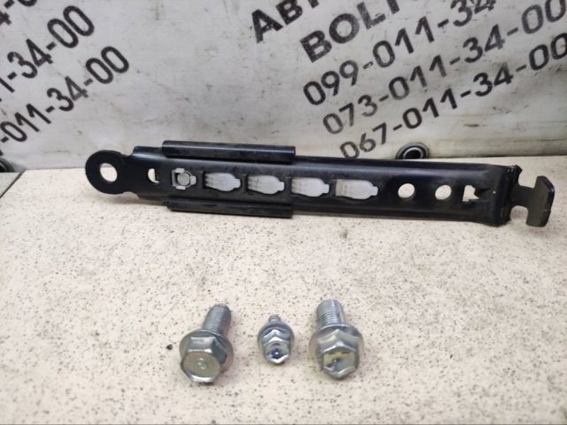 Ремені безпеки 7321048090C0 TOYOTA