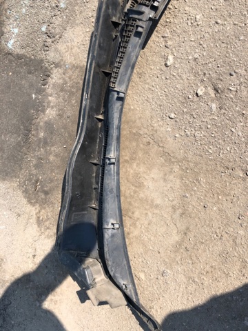 Водостік лобового скла, жабо 7405A242 MITSUBISHI