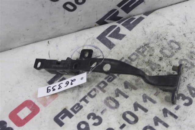 Кронштейн кріплення крила переднього правого, передній 7L0805734 VAG