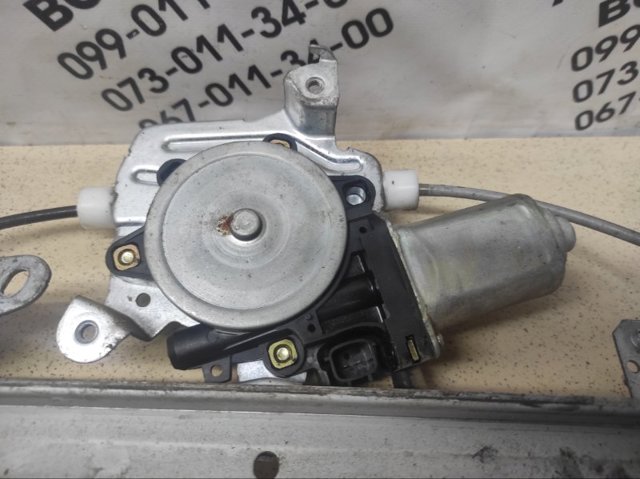 Моторчик склопідйомника двері задніх, лівих 8073189913 NISSAN