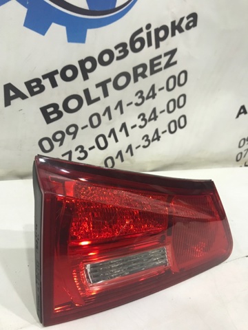 Задня ліва внутрішня фара 8159153070 TOYOTA