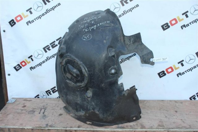 Підкрилок переднього крила, правий передній 8200073427 RENAULT