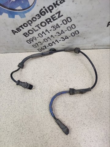 Датчик АБС передній 8200084125 RENAULT