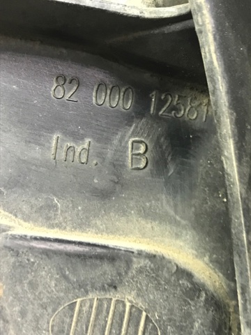 Облицювання радіатора 8200390126 RENAULT