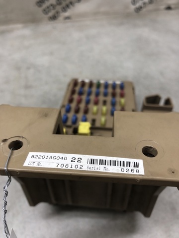 Коробка запобіжників 82201AG040 SUBARU