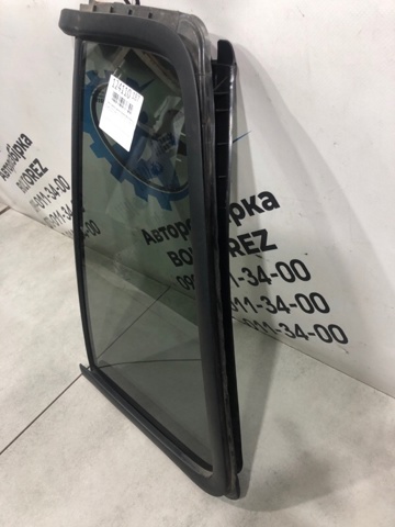 Кватирка двері трикутник, задня, права 82262EB33A NISSAN