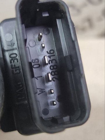 Двигун склопідіймача двері передньої, правої 824602T010 HYUNDAI