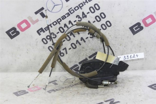 Замок задніх дверей, правих 825001CA0A NISSAN