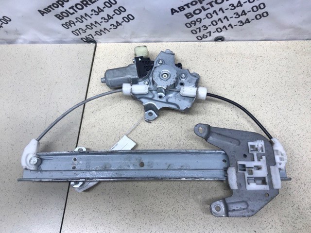 Склопідйомник задніх правих дверей 82720JG00A NISSAN