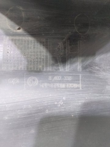 Молдинг задньої арки крила, правий 8402338 BMW