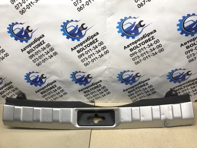 Накладка бампера заднього, верхня захисна 84992JG00A NISSAN