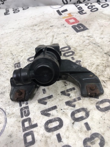 Форсунка омивача фари передньої, лівої 8520848020 TOYOTA