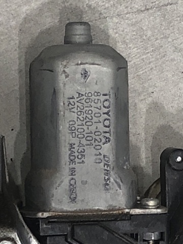 Склопідйомник передньої правої двері 8570102010 TOYOTA