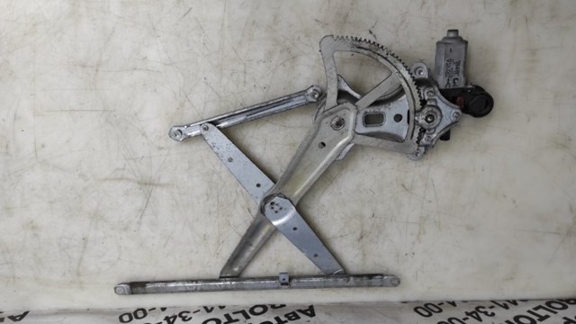 Двигун склопідіймача двері передньої, правої 8571042080 TOYOTA