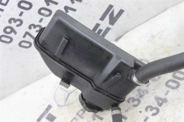 Бачки запасні (для масла) 8649720 VOLVO