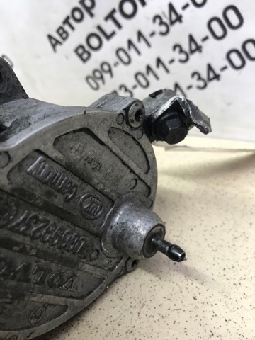 Насос вакуумний 8699237 VOLVO