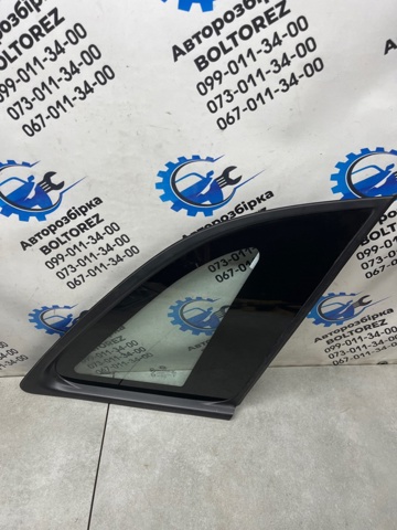 Скло багажного відсіку, праве 878202P100 HYUNDAI