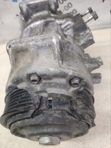 Насос кондиціонера 8831006570 TOYOTA