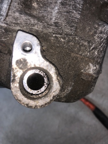 Насос кондиціонера 8837048021 TOYOTA