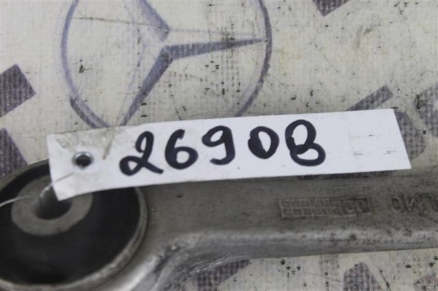 Важіль передньої підвіски верхній, лівий 8D0407505F VAG