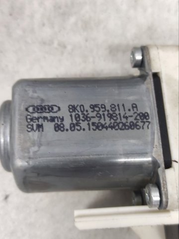 Двигун стеклопод'емника двері задньої, лівої 8K0959811C VAG