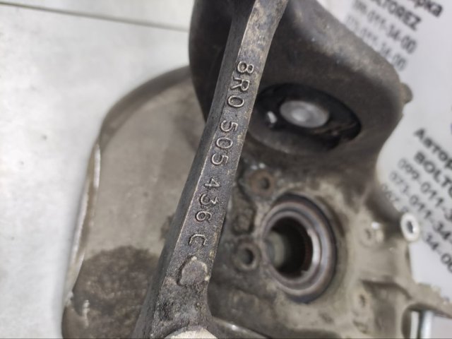 Цапфа права 8R0505436C VAG
