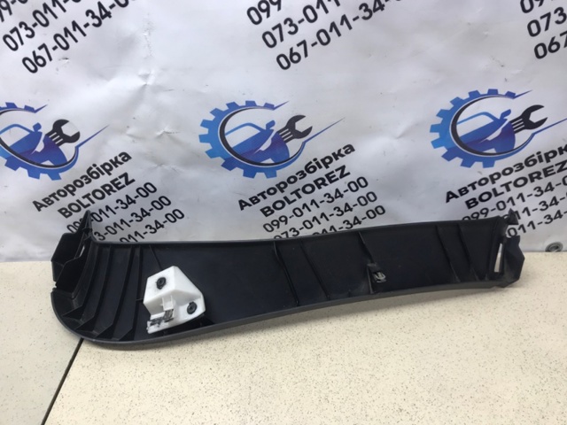 Облицювання багажника п'ятих дверей 90903JG00A NISSAN