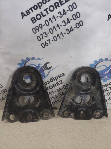 Кронштейн передньої балки 9180949 VOLVO