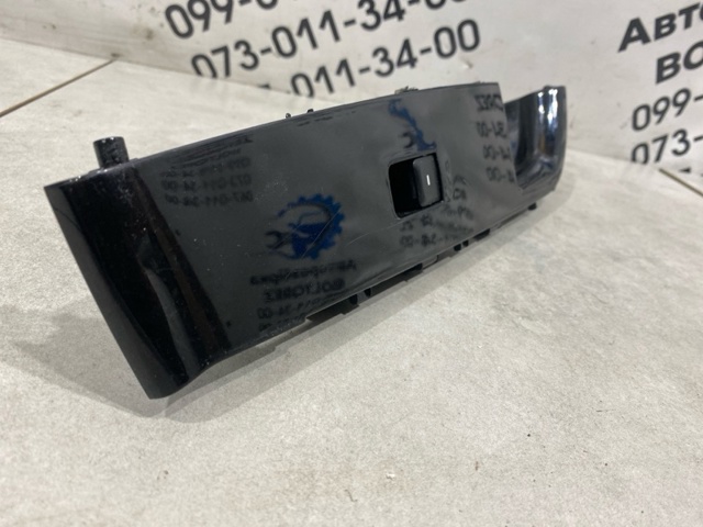 Кнопковий блок керування склопідіймачами задній 935751H000 HYUNDAI