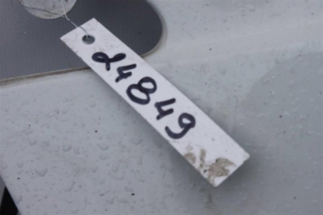 Переднє праве крило 94560510 GM