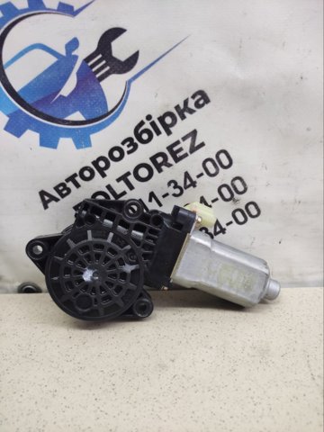 Мотор склопідйомника дверей передніх, правих 988201F100 HYUNDAI