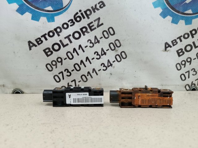 Датчик Ейрбег передній 98830AY00A NISSAN