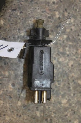 Кнопка стоп-сигналу A0005450109 MERCEDES