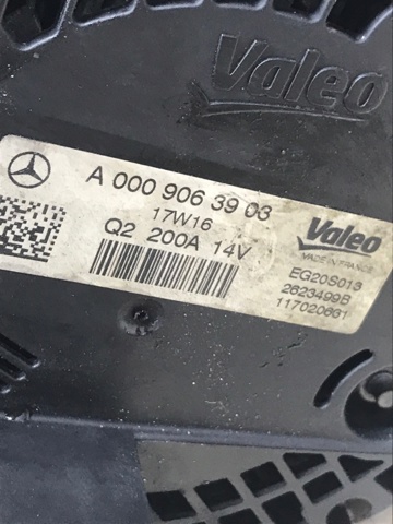Авто генератор A0009063903 MERCEDES