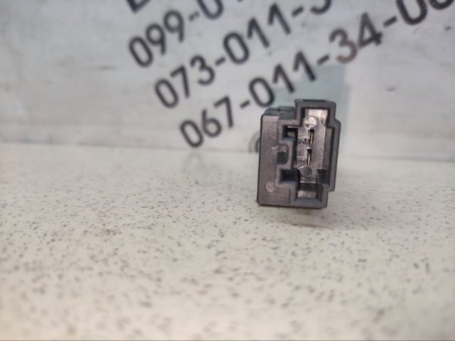 Вимикач сигналу гальмування A0015454009 MERCEDES