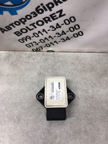 Датчик кута / швидкості повороту авто A0065424218 MERCEDES