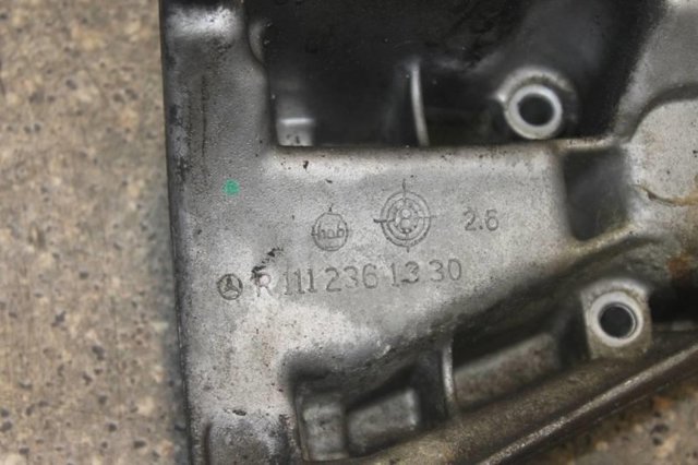 Кронштейн компресора кондиціонера A1112361330 MERCEDES
