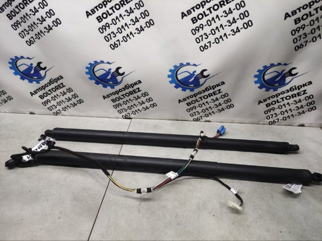 Амортизатор двері багажника A1568900230 MERCEDES