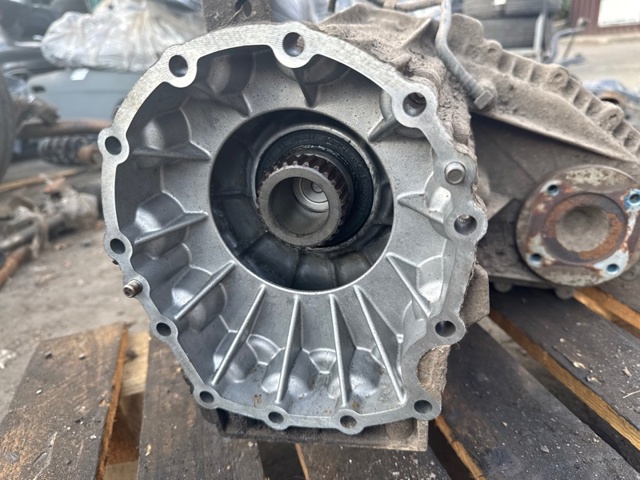 Коробка роздавальна в зборі A1632800200 MERCEDES